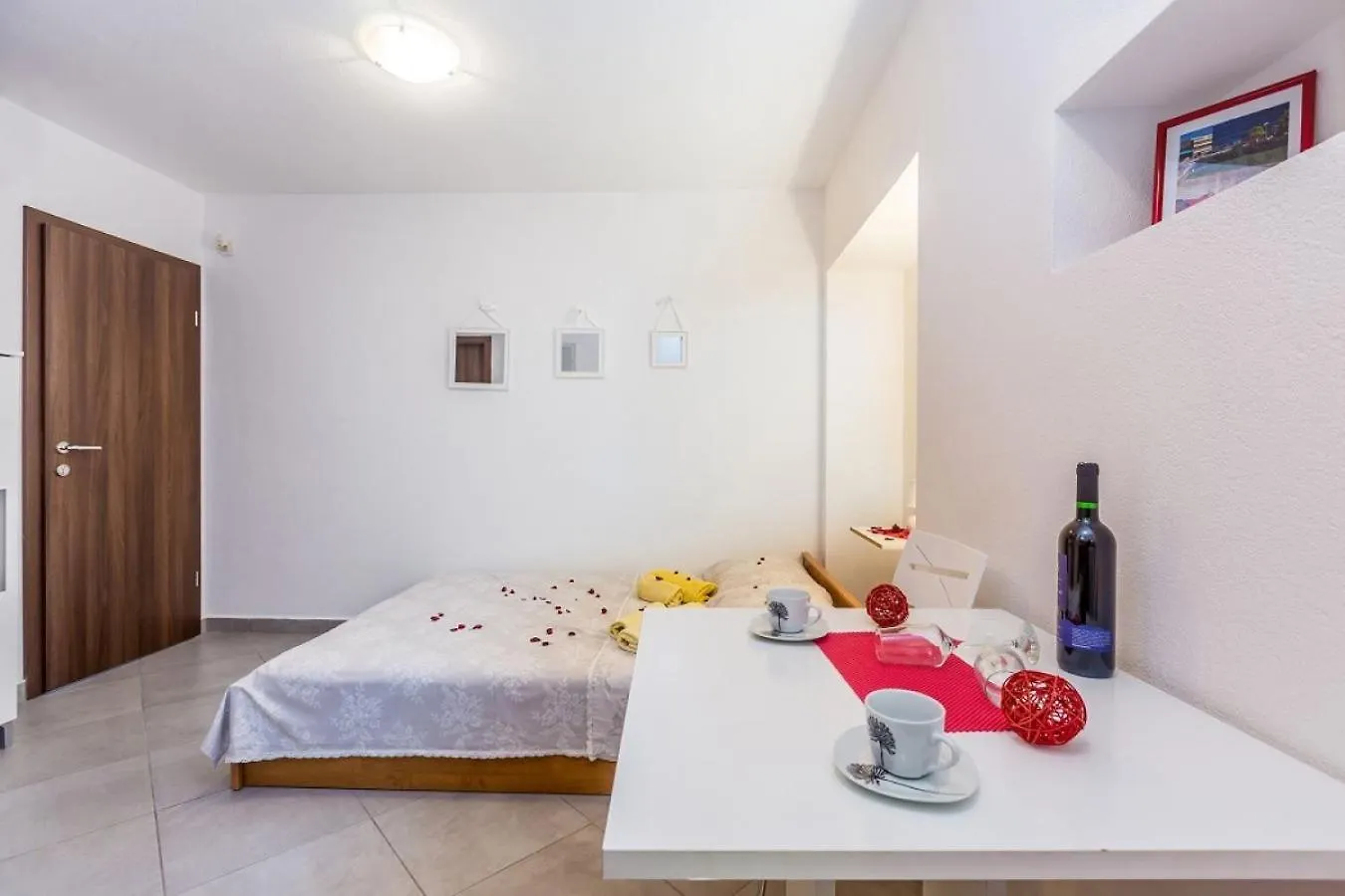 Studio Apartman U Kuci S Bazenom Baska  0*, Baska (Krk)
