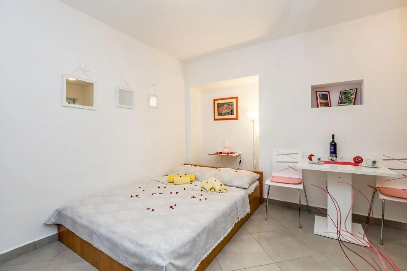 Studio Apartman U Kuci S Bazenom Baska  Croatia