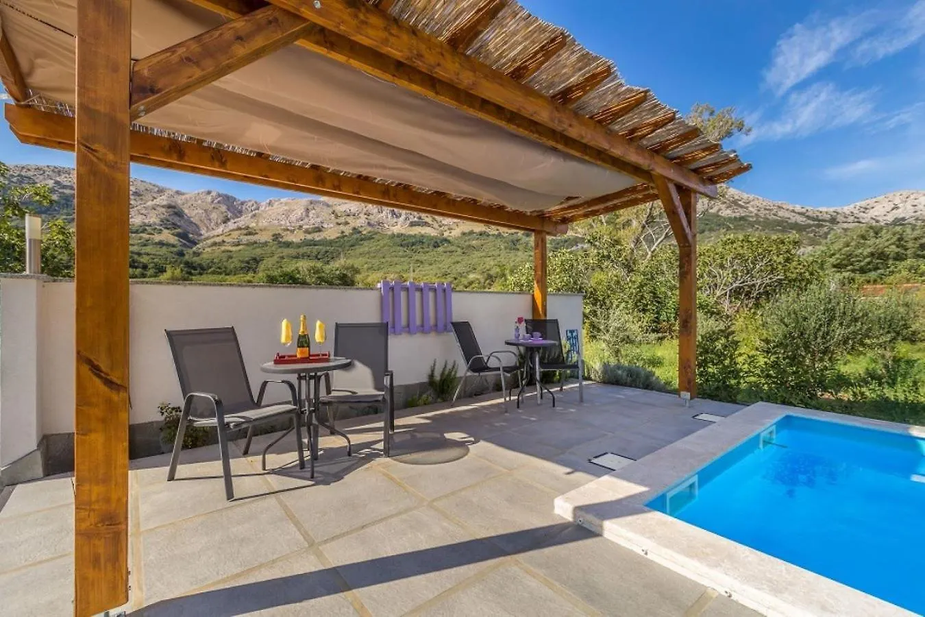 Apartment Studio Apartman U Kuci S Bazenom Baska  Croatia